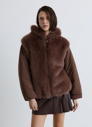 Steppjacke mit Kapuze und Felloptik-Paneelen