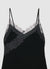 Langes Lingerie-Kleid mit asymmetrischer Spitze