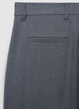 Straight trousers with pleats