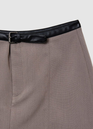 Mini pants with belt