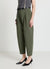 Hosen im Barrel Fit