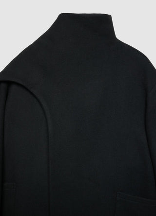Cappottino con collo alto e maxi sciarpa