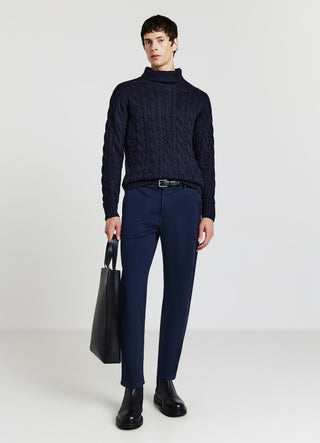 Rollkragenpullover mit Zopfmuster