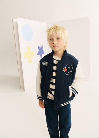 Bomber con patch stile college