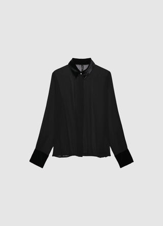 Camicia con abbottonatura nascosta e bottone gioiello