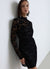 Robe courte en dentelle à col montant