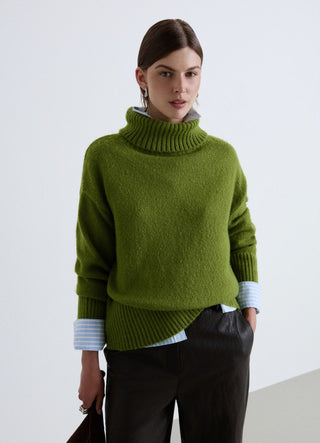 Pull col roulé boxy en côtes anglaises