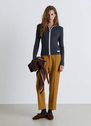 Pantaloni con pinces e vita elasticizzata
