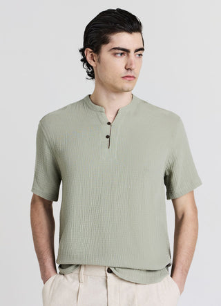Camicia bottoncini tessuto goffrato