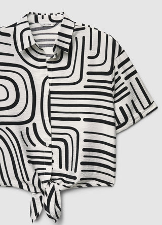 Camicia con nodo e stampa grafica