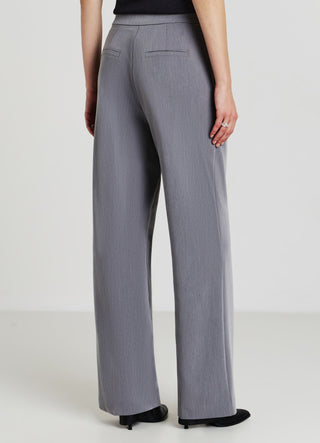 Straight trousers with pocket