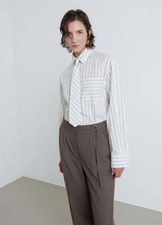 Camicia a righe con cravatta