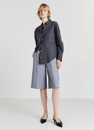 Bermuda shorts with pleats
