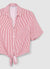 Camicia a righe con nodo