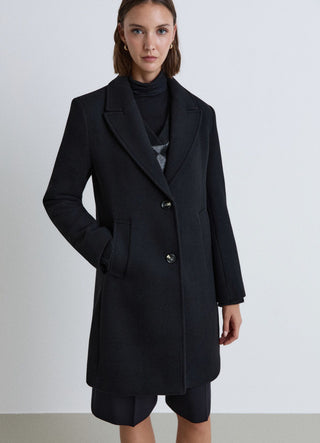 Three-quarter length single-breasted coat with two buttons