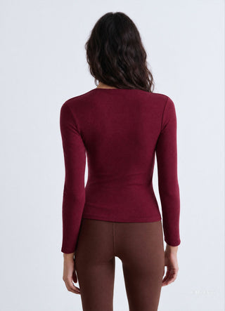 Long-sleeve crew neck T-shirt in a solid colour