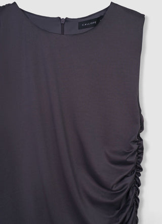 Kurzes Kleid mit Rüschen
