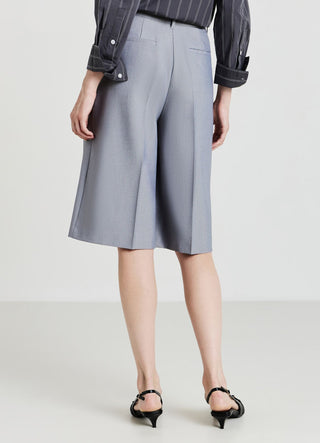 Bermuda shorts with pleats