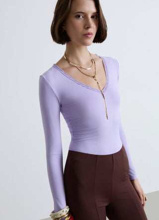 T-shirt a manica lunga con scollo a v e bordo in pizzo